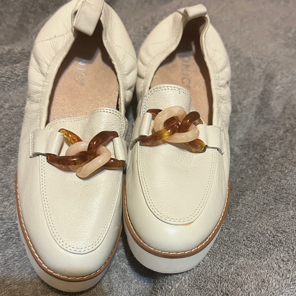 Vionic shoes